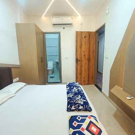 Hotel Shri Radha Rani Kripa Dham à Mathura Extérieur photo