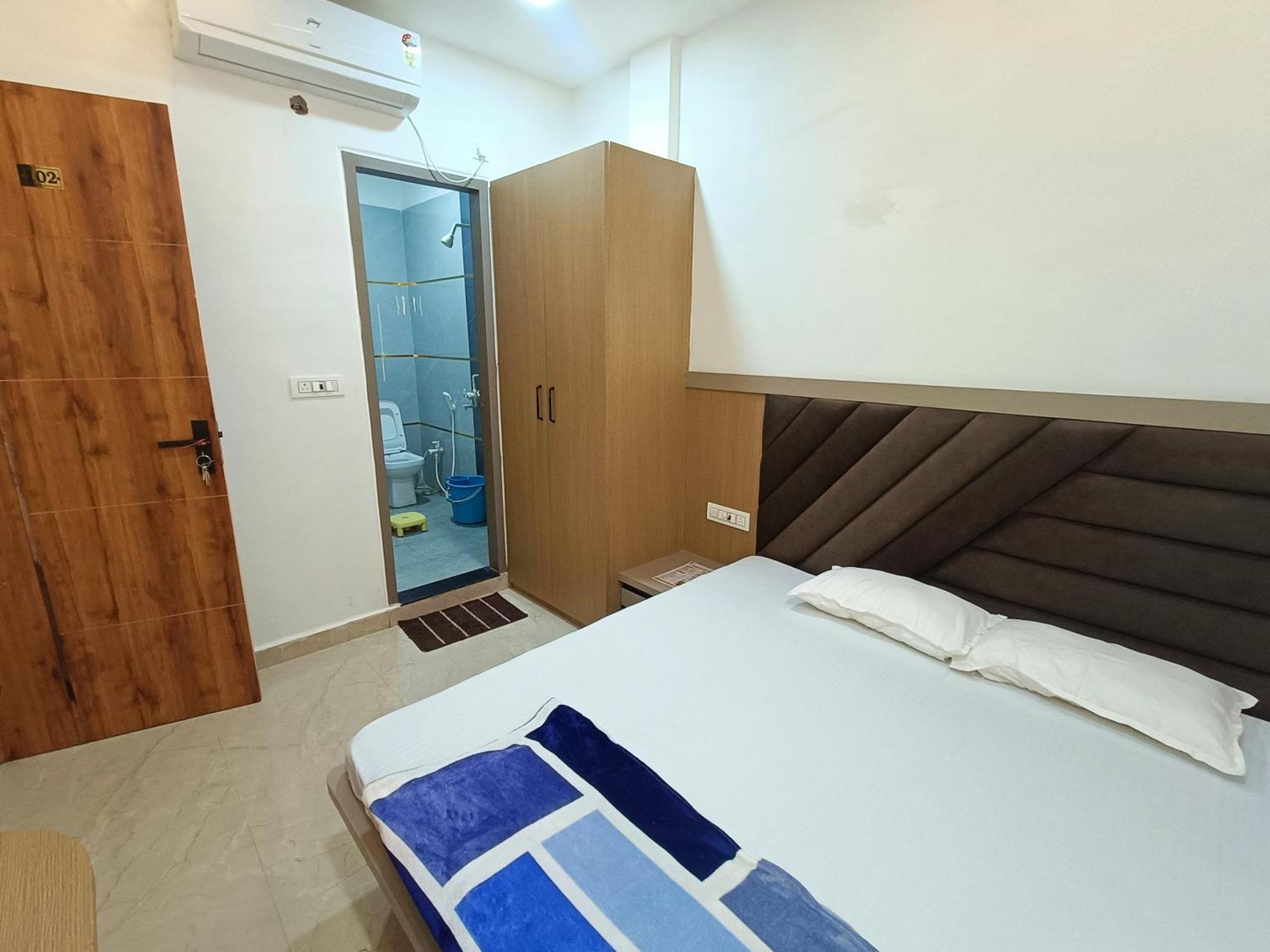 Hotel Shri Radha Rani Kripa Dham à Mathura Extérieur photo