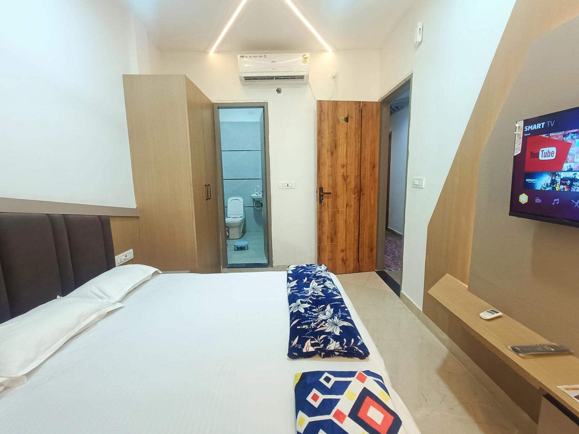 Hotel Shri Radha Rani Kripa Dham à Mathura Extérieur photo